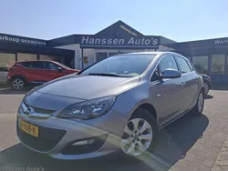 Grijs, metallic lak Gebruikt 2015 Opel Astra Edition Hatchback | € 5.500 (Super prijs)