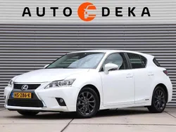 Wit, metallic lak Gebruikt 2015 Lexus CT200h Business Edition Hatchback | € 9.950 (Goede deal)