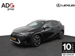 Zwart Gebruikt 2022 Lexus UX 250h SUV | € 31.750 (Eerlijke prijs)
