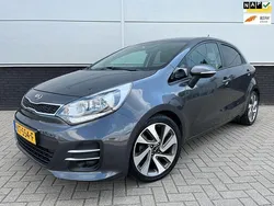 Grijs, metallic lak Gebruikt 2016 Kia Rio Hatchback | € 9.350 (Eerlijke prijs)