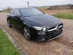 Zwart Gebruikt 2019 Mercedes A180 AMG line Sedan | € 19.360 (Goede deal)