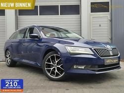 Blauw Gebruikt 2016 Skoda Superb Stationwagen | € 12.995 (Iets duurder)