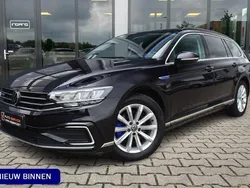 Zwart Gebruikt 2020 VW Passat Business Stationwagen | € 20.900 (Goede deal)