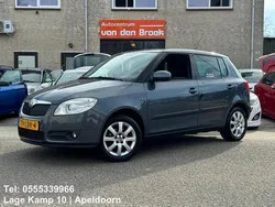 Grijs, metallic lak Gebruikt 2010 Skoda Fabia Hatchback | € 2.945 (Eerlijke prijs)