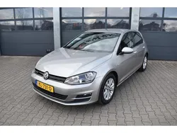 Grijs, metallic lak Gebruikt 2016 VW Golf VII Hatchback | € 14.835 (Eerlijke prijs)
