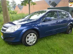 Blauw Gebruikt 2008 Opel Astra Essentia Hatchback | € 2.950 (Eerlijke prijs)