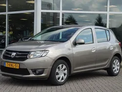 Bruin Gebruikt 2013 Dacia Sandero Lauréate Hatchback | € 6.500 (Eerlijke prijs)