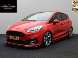 Rood Gebruikt 2018 Ford Fiesta ST-Line Hatchback | € 11.950 (Eerlijke prijs)