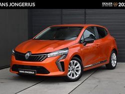 16029.76 Gebruikt 2024 Renault Clio V Evolution Hatchback | € 18.449 (Eerlijke prijs)