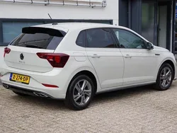 Grijs Gebruikt 2023 VW Polo R-line Hatchback | € 23.950 (Eerlijke prijs)