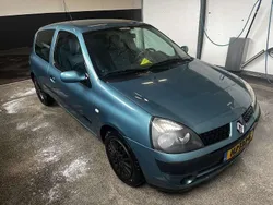 Blauw Gebruikt 2003 Renault Clio II Expression Hatchback | € 1.250 (Iets duurder)