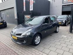 Grijs Gebruikt 2007 Renault Clio II Hatchback | € 1.999 (Goede deal)