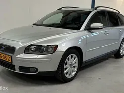 Grijs, metallic lak Gebruikt 2007 Volvo V50 Summum Stationwagen | € 10.945