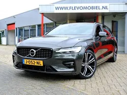Grijs, metallic lak Gebruikt 2020 Volvo V60 R-Design Stationwagen | € 28.950 (Duur)