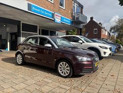 Rood Gebruikt 2013 Audi A1 Hatchback | € 10.750 (Eerlijke prijs)
