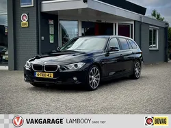Zwart, metallic lak Gebruikt 2014 BMW 320 Executive Stationwagen | € 15.850 (Eerlijke prijs)