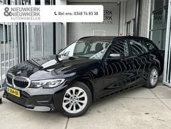 Zwart Gebruikt 2020 BMW 318 Executive Stationwagen | € 26.979 (Goede deal)