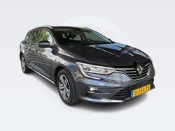 Grey titanium (tekpn) Gebruikt 2022 Renault Mégane IV Intens Stationwagen | € 22.445 (Iets duurder)