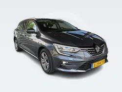 Grey titanium (tekpn) Gebruikt 2022 Renault Mégane IV Intens Stationwagen | € 22.445 (Iets duurder)