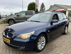 Blauw, metallic lak Gebruikt 2008 BMW 520 Stationwagen | € 3.950 (Goede deal)