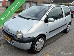 Grijs Gebruikt 2002 Renault Twingo Initiale Hatchback | € 1.650 (Iets duurder)