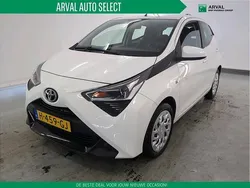 Wit Gebruikt 2020 Toyota Aygo X-play Hatchback | € 10.850 (Eerlijke prijs)