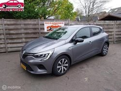Grijs Gebruikt 2023 Renault Clio V Equilibre Hatchback | € 14.900 (Eerlijke prijs)