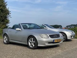 Grijs, metallic lak Gebruikt 2001 Mercedes SLK200 Cabriolet | € 5.900 (Goede deal)