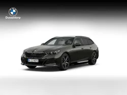 Grijs Nieuw 2024 BMW 530e Comfort Edition Stationwagen | € 83.157 (Super prijs)
