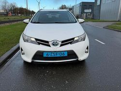 Gebruikt 2015 Toyota Auris Stationwagen | € 6.500 (Eerlijke prijs)