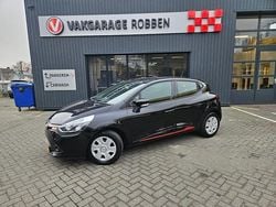 Zwart Gebruikt 2013 Renault Clio IV Expression Hatchback | € 7.400 (Eerlijke prijs)