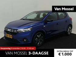 Blauw, metallic lak Gebruikt 2025 Dacia Sandero Journey Hatchback | € 23.435 (Iets duurder)