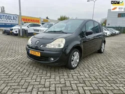 Zwart Gebruikt 2011 Renault Grand Modus MPV | € 4.250 (Eerlijke prijs)