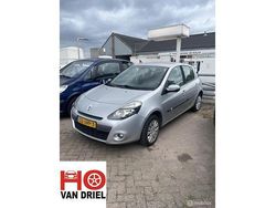 Grijs Gebruikt 2009 Renault Clio II Expression Hatchback | € 2.450 (Eerlijke prijs)