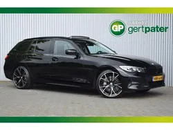 Zwart Gebruikt 2020 BMW 330 Shadowline Stationwagen | € 30.900 (Eerlijke prijs)