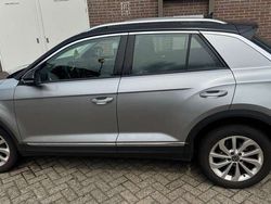 Grijs Gebruikt 2023 VW T-Roc R-line SUV | € 33.000 (Eerlijke prijs)