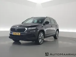 Zwart Gebruikt 2023 Skoda Karoq Style SUV | € 34.750 (Eerlijke prijs)