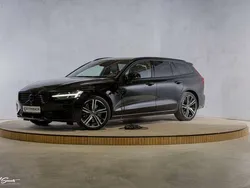 Zwart, metallic lak Gebruikt 2022 Volvo V60 Plus Stationwagen | € 33.990 (Eerlijke prijs)