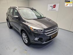 Grijs Gebruikt 2017 Ford Kuga Titanium SUV | € 17.340 (Eerlijke prijs)