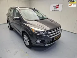 Grijs Gebruikt 2017 Ford Kuga Titanium SUV | € 18.440 (Eerlijke prijs)