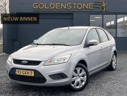 Grijs, metallic lak Gebruikt 2008 Ford Focus Trend Hatchback | € 2.643 (Eerlijke prijs)