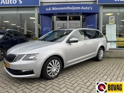 Grijs, metallic lak Gebruikt 2018 Skoda Octavia Business Line Stationwagen | € 17.950 (Eerlijke prijs)