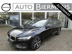 Zwart, metallic lak Gebruikt 2024 Volvo V60 Stationwagen | € 37.890 (Eerlijke prijs)