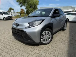 Grijs Gebruikt 2024 Toyota Aygo Play Hatchback | € 19.495 (Eerlijke prijs)