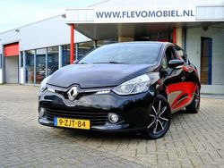 Zwart Gebruikt 2015 Renault Clio IV Night&Day Hatchback | € 6.500 (Eerlijke prijs)
