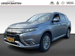 Grijs, metallic lak Gebruikt 2020 Mitsubishi Outlander Intense+ SUV | € 20.930 (Goede deal)