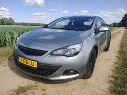 Grijs Gebruikt 2014 Opel Astra GTC Design Edition Hatchback | € 9.950 (Eerlijke prijs)