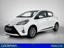 Wit Gebruikt 2017 Toyota Yaris Hybrid Design Hatchback | € 14.945 (Eerlijke prijs)