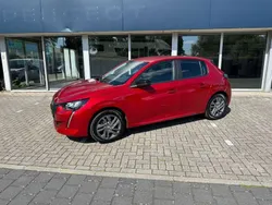 Rood, metallic lak Gebruikt 2022 Peugeot 208 Allure Hatchback | € 16.750 (Super prijs)