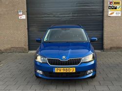 Blauw Gebruikt 2017 Skoda Fabia Drive Hatchback | € 7.995 (Eerlijke prijs)